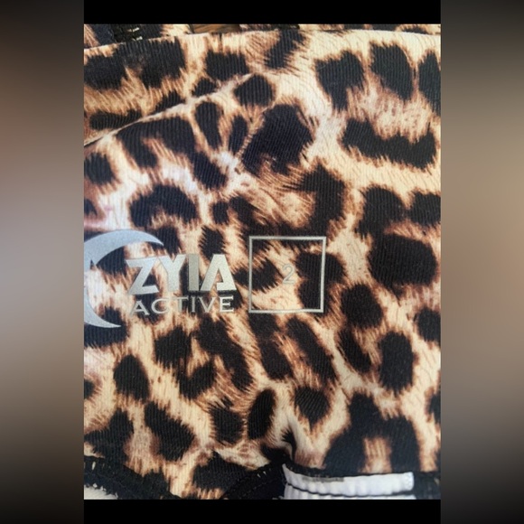 Zyia Leopard Leggings - Size 2 - Picture 4 of 4